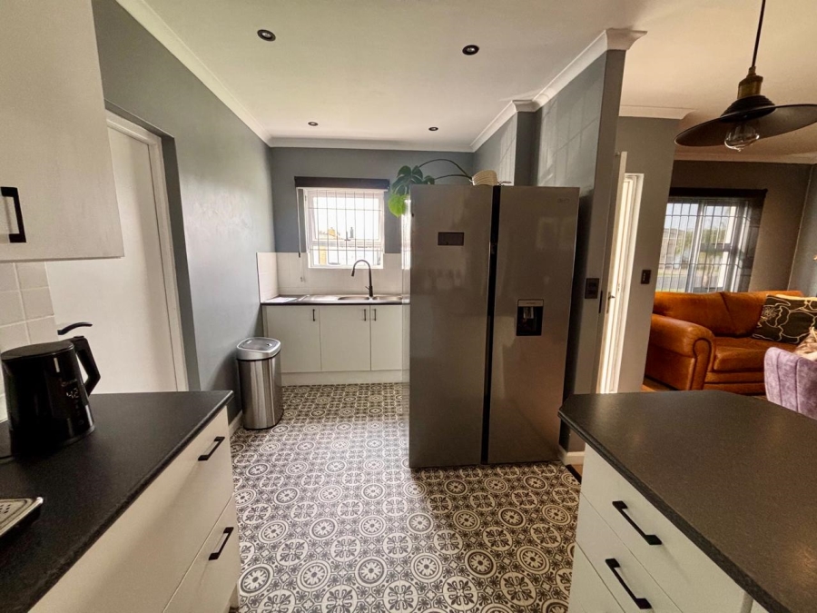 To Let 3 Bedroom Property for Rent in Windsor Park Estate Western Cape